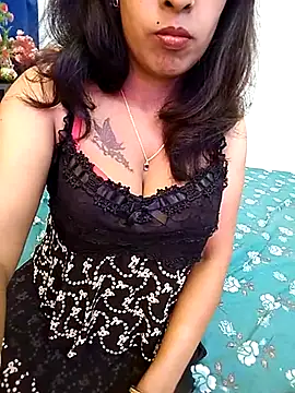 Snapshot of Tinaa_baby chatting on 1, 4, 2026 Tinaa baby online show from 1, 4, 2026