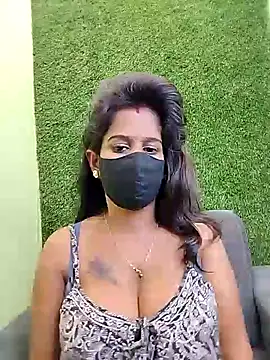 Snapshot of Tinaa_baby chatting on 10, 4, 2026 Tinaa baby online show from 10, 4, 2026