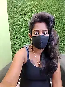 Snapshot of Tinaa_baby chatting on 11, 4, 2026 Tinaa baby online show from 11, 4, 2026