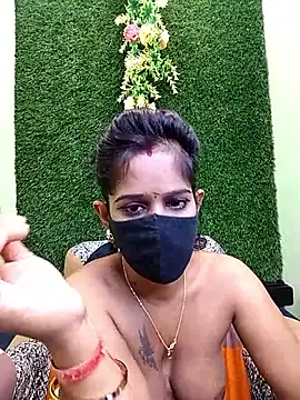 Snapshot of Tinaa_baby chatting on 14, 4, 2026 Tinaa baby online show from 14, 4, 2026