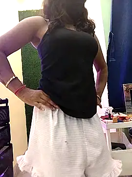 Snapshot of Tinaa_baby chatting on 14, 4, 2026 Tinaa baby online show from 14, 4, 2026