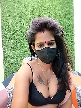 Snapshot of Tinaa_baby chatting on 21, 4, 2026 Tinaa baby online show from 21, 4, 2026