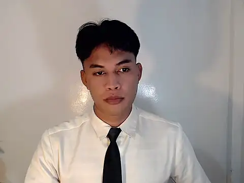 urexotic cock online show from 2, 3, 2026