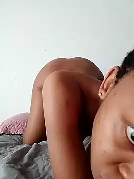 Snapshot of thesweetpea chatting on 28, 4, 2026 thesweetpea online show from 28, 4, 2026