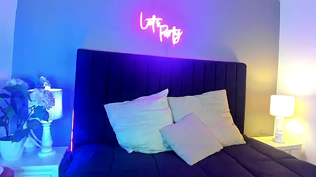 Snapshot of scarlett_leex_ chatting on 7, 4, 2026 scarlett leex online show from 7, 4, 2026