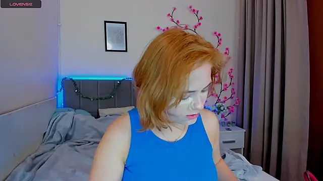 Snapshot of DellaRows chatting on 7, 4, 2026 DellaRows online show from 7, 4, 2026