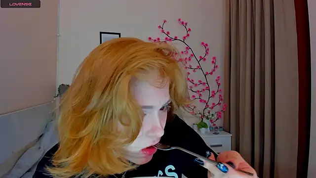 Snapshot of DellaRows chatting on 9, 4, 2026 DellaRows online show from 9, 4, 2026