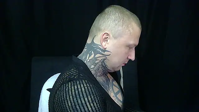 Snapshot of devilWithTats chatting on 4, 4, 2026 devilWithTats online show from 4, 4, 2026