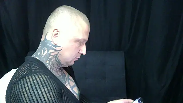 Snapshot of devilWithTats chatting on 18, 4, 2026 devilWithTats online show from 18, 4, 2026