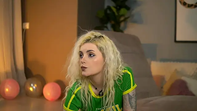 Snapshot of AndiaHart chatting on 21, 4, 2026 AndiaHart online show from 21, 4, 2026