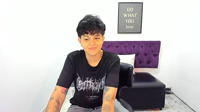 Snapshot of TomBoy_Natali chatting on 12, 5, 2026 TomBoy Natali online show from 12, 5, 2026