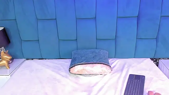 Snapshot of reze_chaw chatting on 27, 3, 2026 reze chaw online show from 27, 3, 2026