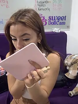 Snapshot of __Nahomy chatting on 6, 4, 2026 Nahomy online show from 6, 4, 2026