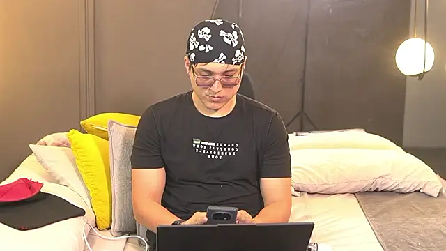 Mia and Belmonth online show from 20, 3, 2026