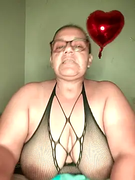 Snapshot of Roxy_77 chatting on 24, 3, 2026 Roxy 77 online show from 24, 3, 2026