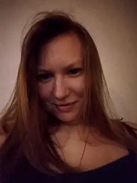 Snapshot of August_Shine chatting on 8, 4, 2026 August Shine online show from 8, 4, 2026