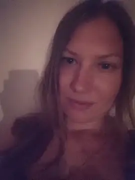 Snapshot of August_Shine chatting on 15, 5, 2026 August Shine online show from 15, 5, 2026