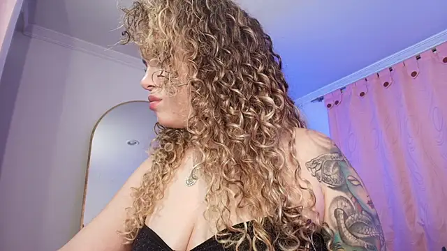 Snapshot of Evan_Rose chatting on 28, 3, 2026 Evan Rose online show from 28, 3, 2026