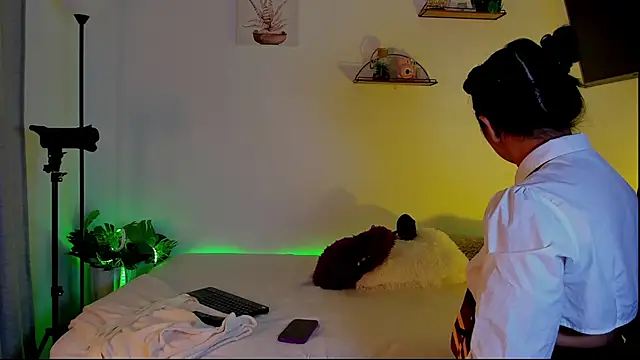 Snapshot of AlaiaRogers chatting on 13, 3, 2026 AlaiaRogers online show from 13, 3, 2026