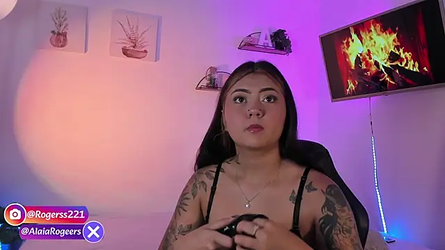 Snapshot of AlaiaRogers chatting on 6, 4, 2026 AlaiaRogers online show from 6, 4, 2026