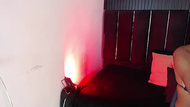 Snapshot of Tiana_Glow2 chatting on 22, 4, 2026 Tiana Glow2 online show from 22, 4, 2026