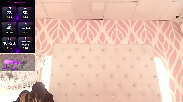 Snapshot of SolAvelary chatting on 7, 4, 2026 SolAvelary online show from 7, 4, 2026