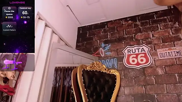 Snapshot of SolAvelary chatting on 8, 4, 2026 SolAvelary online show from 8, 4, 2026