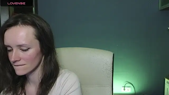 Snapshot of Tender_Swan chatting on 6, 4, 2026 Tender Swan online show from 6, 4, 2026