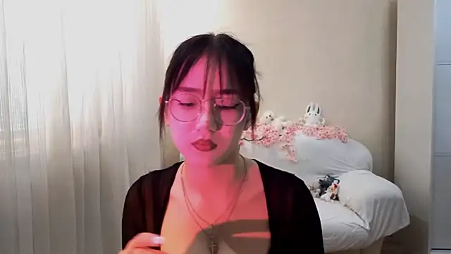 Snapshot of SolvedGlobe chatting on 24, 6, 2026 SolvedGlobe online show from 24, 6, 2026