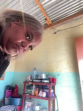 Snapshot of friendlybitch22 chatting on 7, 6, 2026 friendlybitch22 online show from 7, 6, 2026