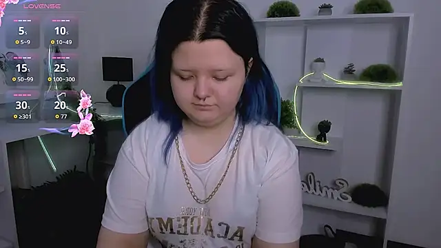 Snapshot of Lunaar_ chatting on 4, 4, 2026 Lunaar online show from 4, 4, 2026