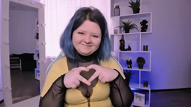 Snapshot of Lunaar_ chatting on 13, 4, 2026 Lunaar online show from 13, 4, 2026