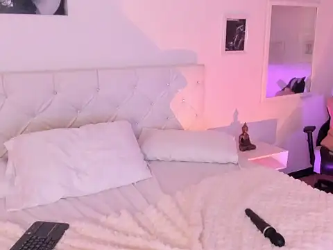 Snapshot of lunalenox chatting on 11, 3, 2026 lunalenox online show from 11, 3, 2026