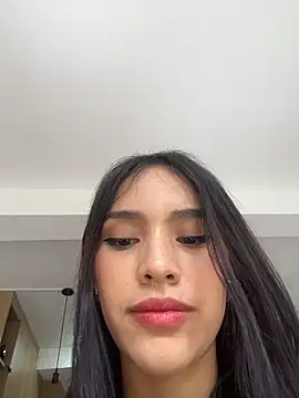 Snapshot of Mia-villalobos chatting on 5, 4, 2026 Mia-villalobos online show from 5, 4, 2026