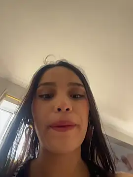 Snapshot of Mia-villalobos chatting on 6, 4, 2026 Mia-villalobos online show from 6, 4, 2026