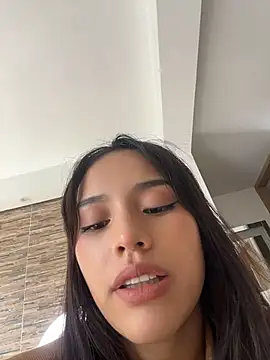 Mia-villalobos online show from 20, 5, 2026