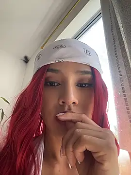 Mia-villalobos online show from 22, 5, 2026