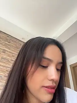Mia-villalobos online show from 29, 5, 2026