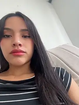 Mia-villalobos online show from 13, 6, 2026