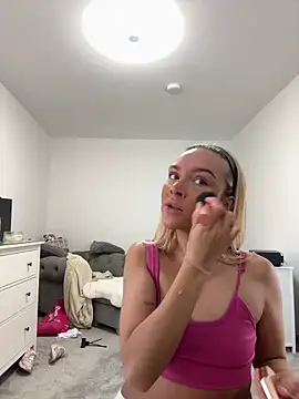 Snapshot of Naughtyblondex chatting on 18, 3, 2026 Naughtyblondex online show from 18, 3, 2026