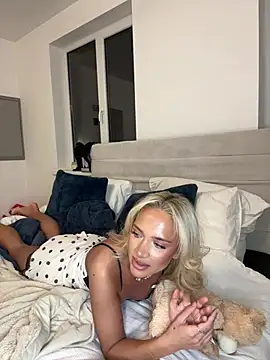 Snapshot of Naughtyblondex chatting on 20, 3, 2026 Naughtyblondex online show from 20, 3, 2026