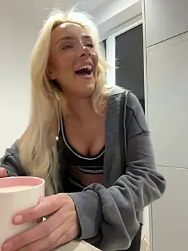 Snapshot of Naughtyblondex chatting on 26, 3, 2026 Naughtyblondex online show from 26, 3, 2026