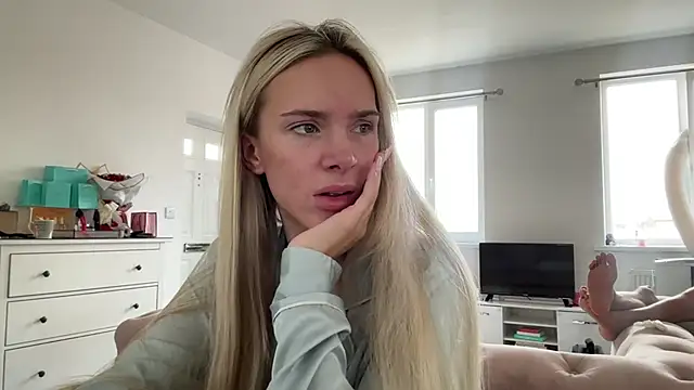 Snapshot of Naughtyblondex chatting on 29, 6, 2026 Naughtyblondex online show from 29, 6, 2026