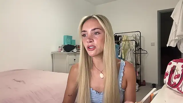 Snapshot of Naughtyblondex chatting on 15, 7, 2026 Naughtyblondex online show from 15, 7, 2026