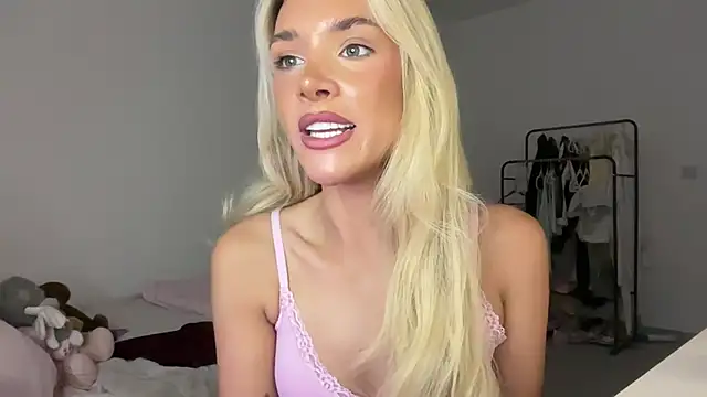 Snapshot of Naughtyblondex chatting on 30, 7, 2026 Naughtyblondex online show from 30, 7, 2026