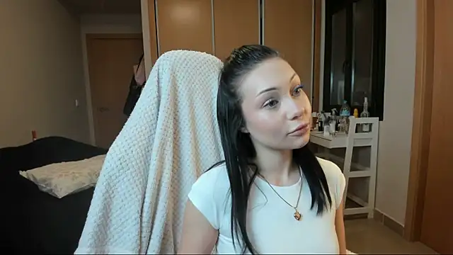 Snapshot of AlexaRayJoel chatting on 16, 4, 2026 AlexaRayJoel online show from 16, 4, 2026