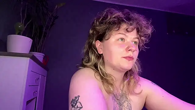 Snapshot of YoungAlina chatting on 13, 7, 2026 YoungAlina online show from 13, 7, 2026