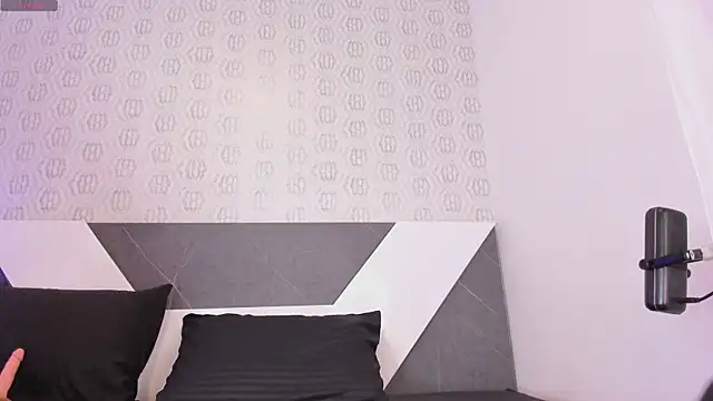 Snapshot of Lulu_Mei_ chatting on 4, 4, 2026 Lulu Mei online show from 4, 4, 2026