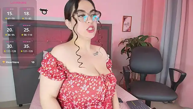 Snapshot of Kiara_noirr chatting on 24, 4, 2026 Kiara noirr online show from 24, 4, 2026