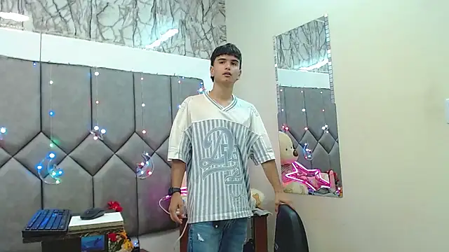 Snapshot of Steve_Hotman chatting on 5, 4, 2026 Steve Hotman online show from 5, 4, 2026